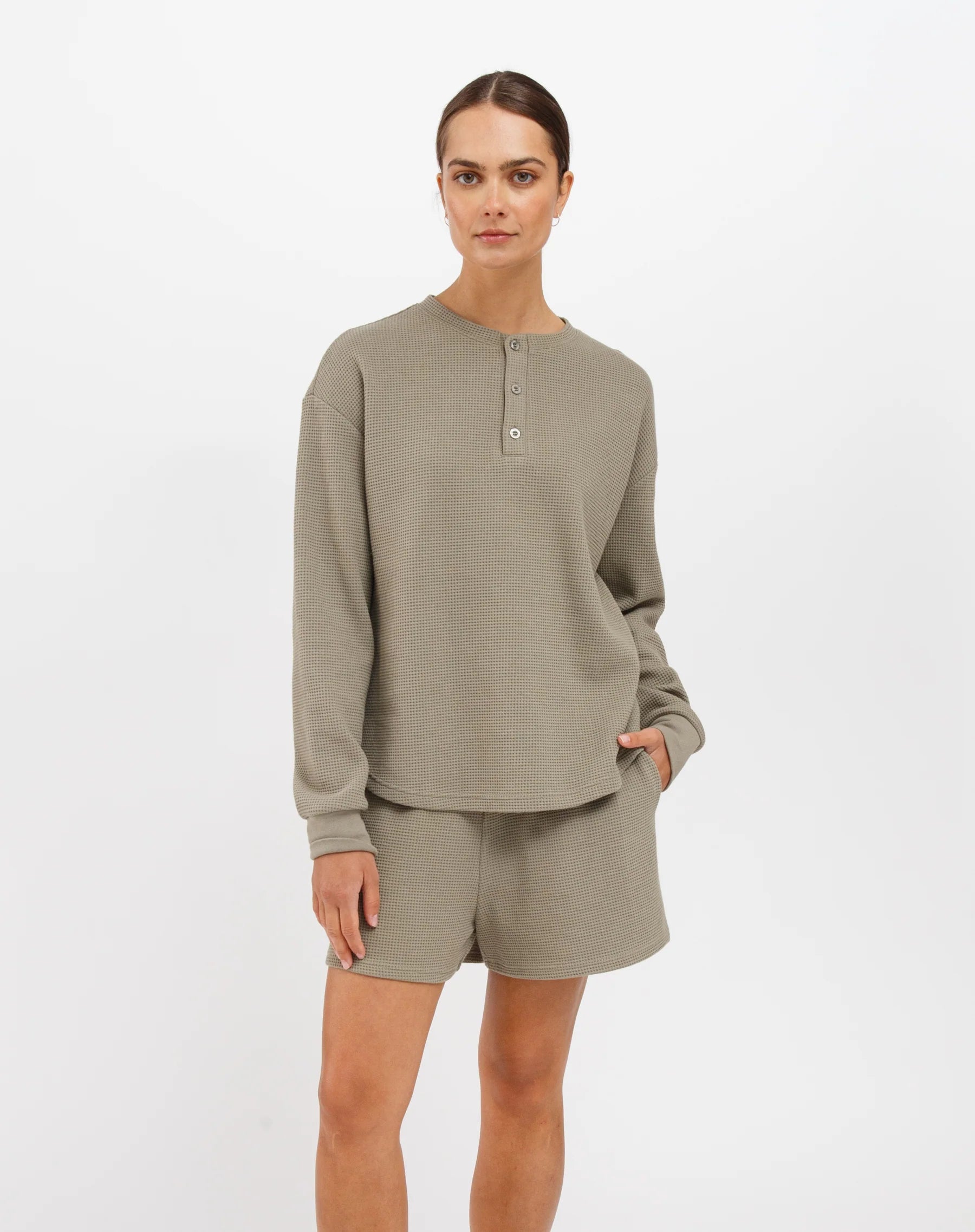 Brunette the Label Waffle Henley - Olive