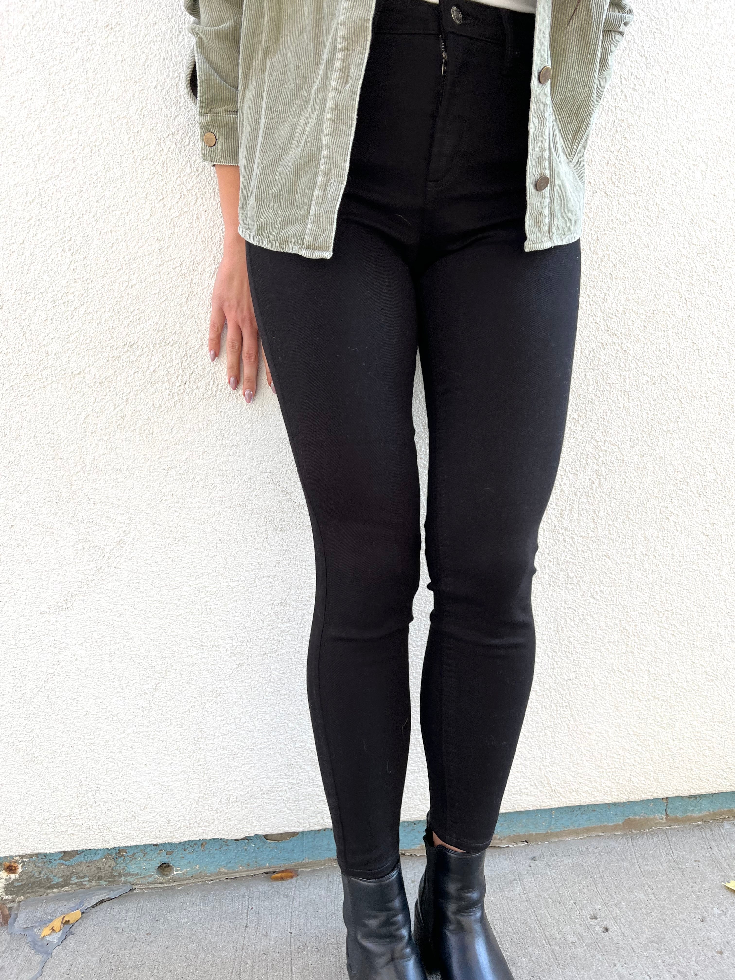 Silver Jeans Infinite Fit High Rise Skinny - Black