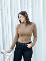 Load image into Gallery viewer, RD Style Sarah Turtleneck - Walnut
