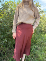 Load image into Gallery viewer, Sadie &amp; Sage Ceremony Midi Skirt - Dark Wine
