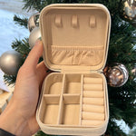 Load image into Gallery viewer, Jewelry Travel Case - White
