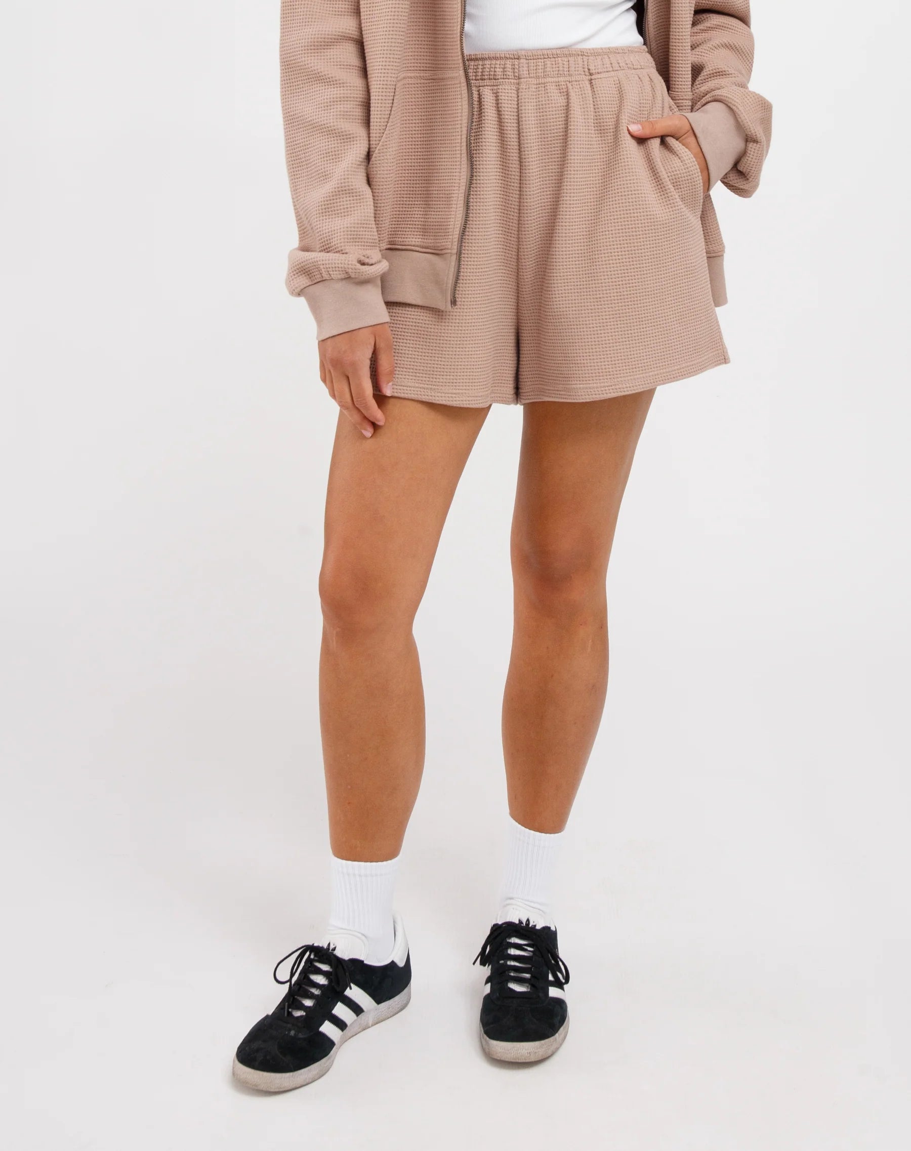 Brunette the Label Best Friend Shorty - Fawn