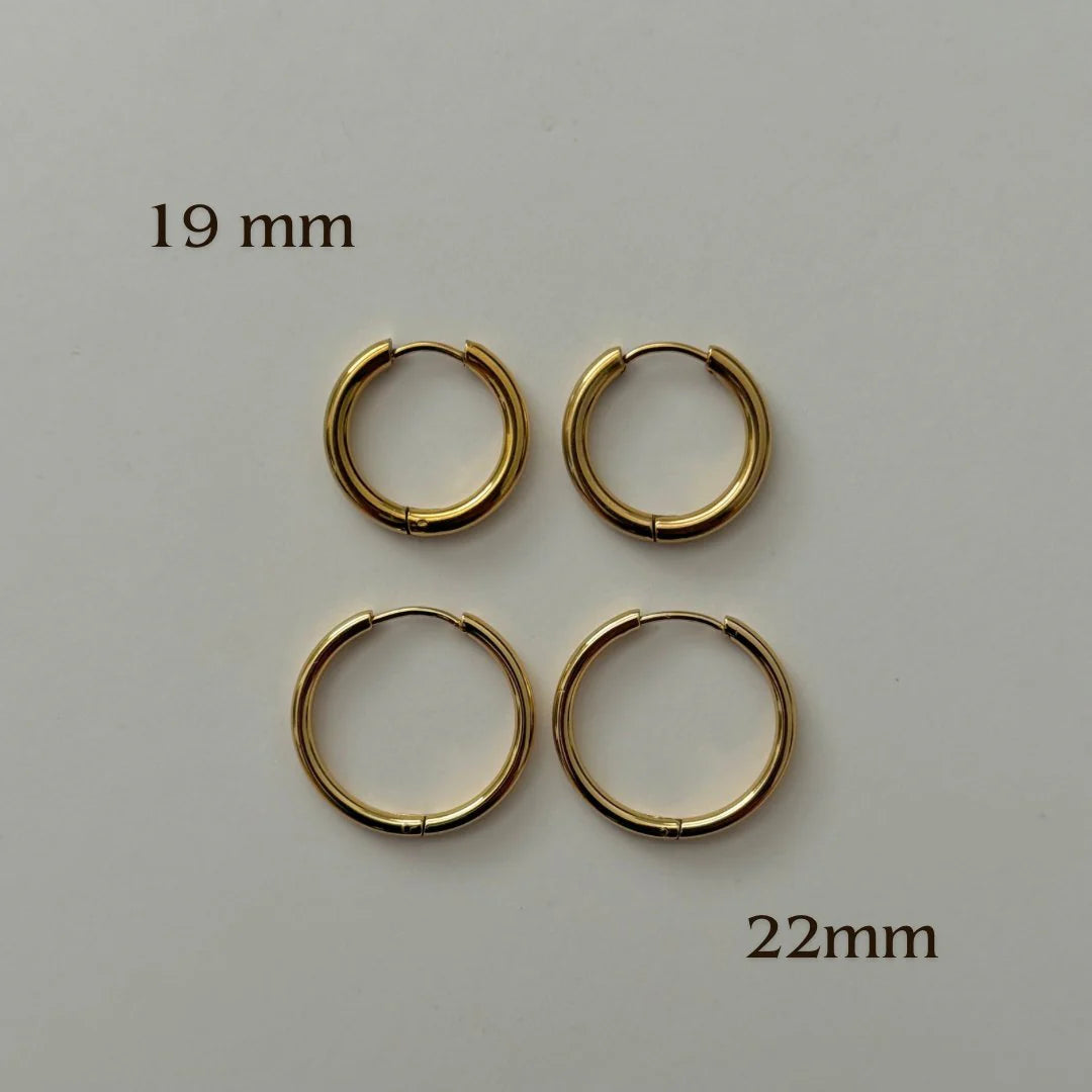 Namaste Jewelry Minimal Hoops 2.0 - Gold