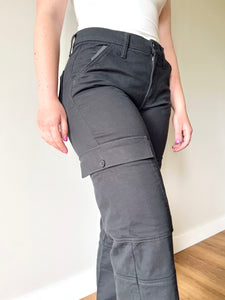 Silver Jeans Co. Women's High Rise Relaxed Cargo Pants - Legacy Tapered Leg With Cargo Pockets