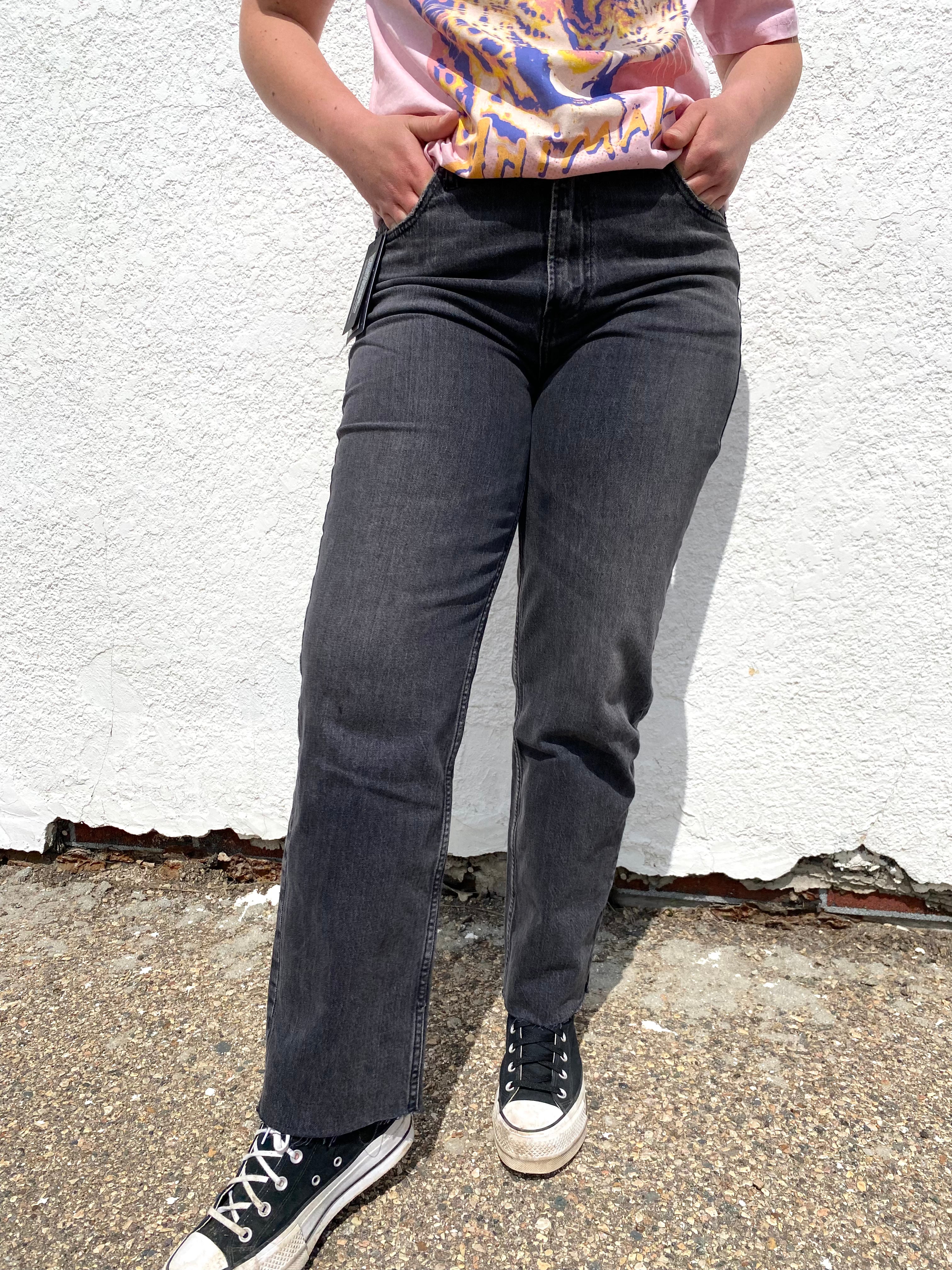 Silver Jeans Cargo Pant - Black – Hallow Clothing Co.