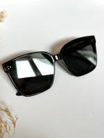 Load image into Gallery viewer, Shady Lady Riley Sunglasses - Black
